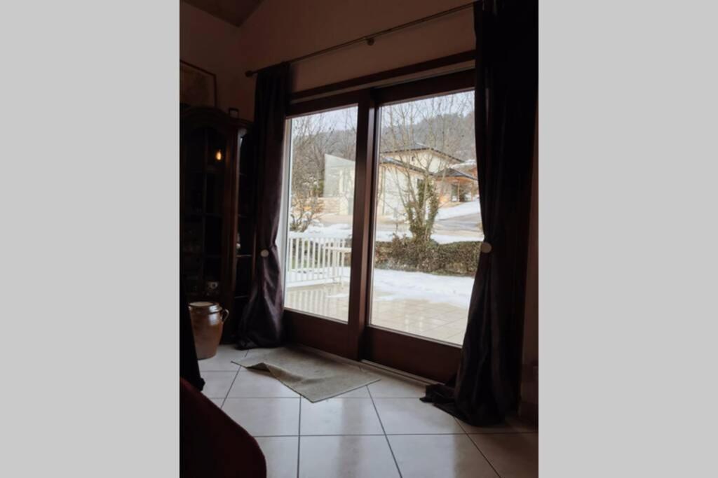 Maison Entiere Au Pied Du Plateau Du Retord 2 Chambres Sdb - Vouvray Ochiaz Exterior foto